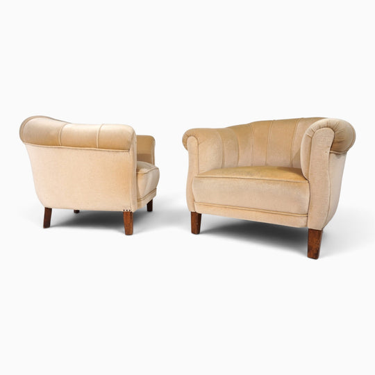 Paar Art Déco Clubsessel mit champagnerfarbenen Mohair, 1930