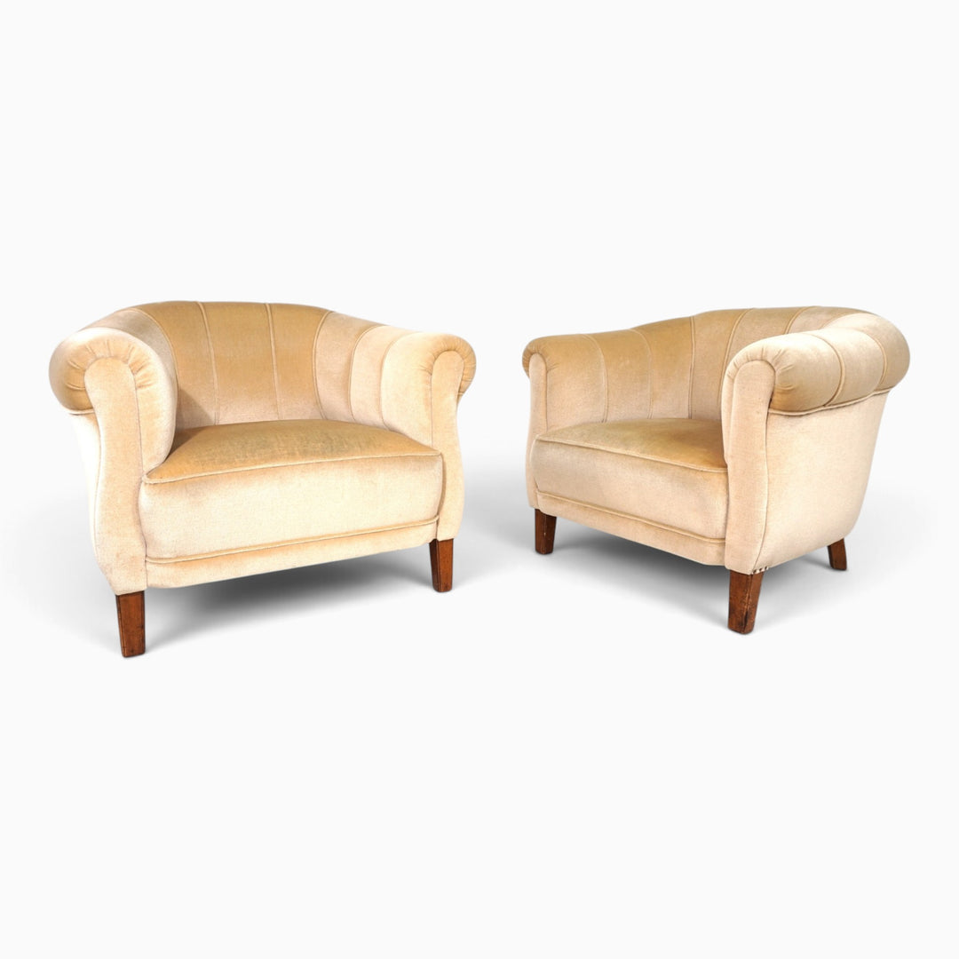 Paar Art Déco Clubsessel mit champagnerfarbenen Mohair, 1930