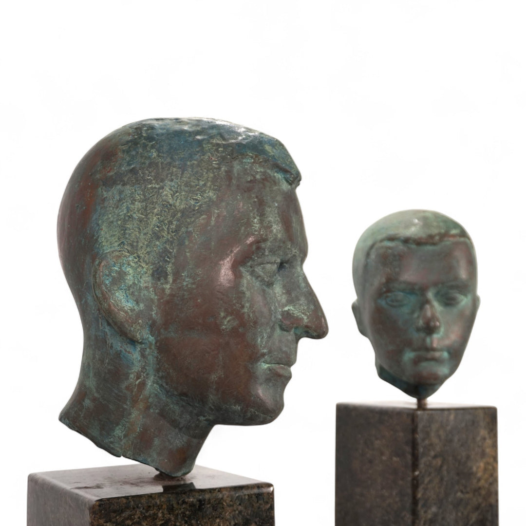 Skulptur Bronze Büsten Köpfe 2er Set auf Granitstelen von einem Schüler von Georg Kolbe, 1925