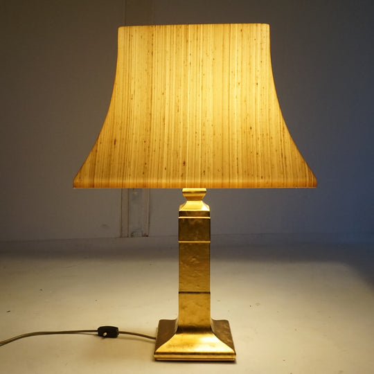 De Knudt Tischlampe mit vergoldetem Keramikfuß und Leinenschirm, 1970