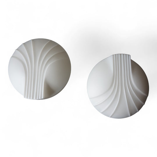 2er Set Hillebrand Art Deco Muschel Opalglas Wandlampen, 1960