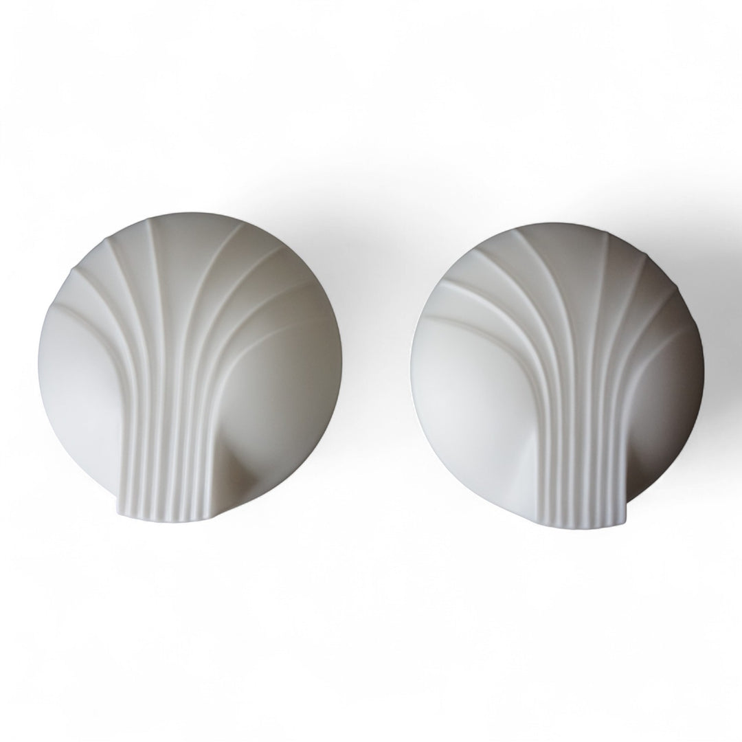 2er Set Hillebrand Art Deco Muschel Opalglas Wandlampen, 1960