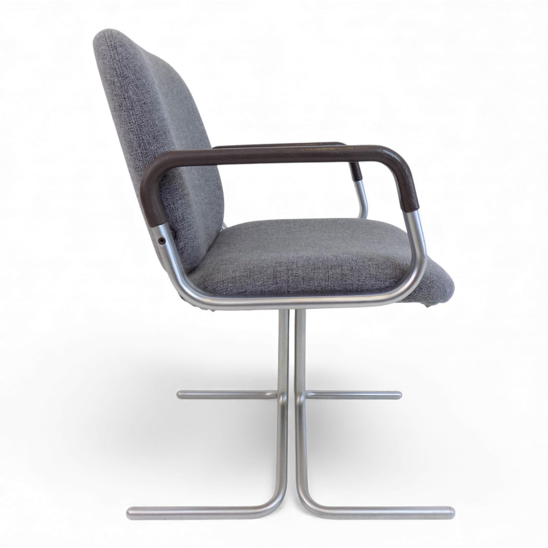 Mauser Seat 150 4-piece set of dining/conference chairs by Herbert Hirche, 1970