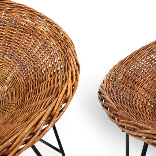 Pod Chairs – Paar Loungesessel aus Rattan/Korbgeflecht auf Metallgestell, 1970