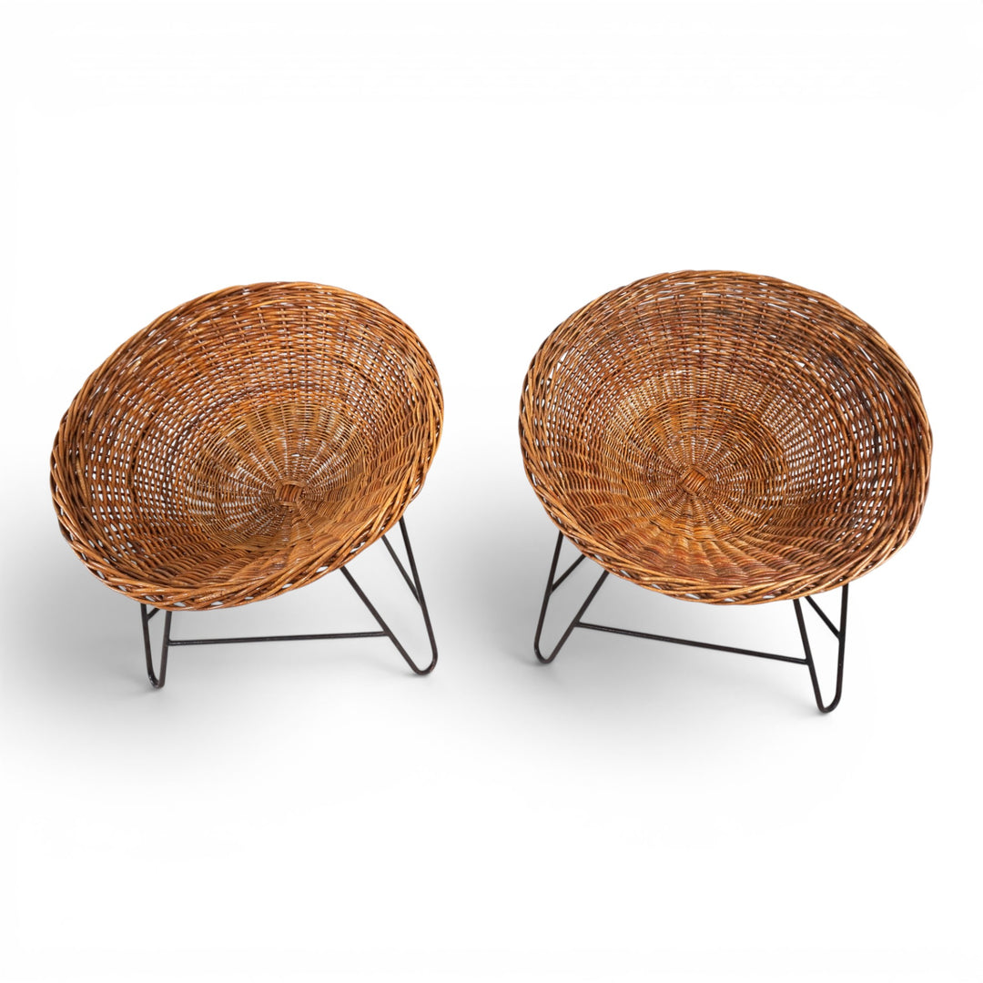 Pod Chairs – Paar Loungesessel aus Rattan/Korbgeflecht auf Metallgestell, 1970