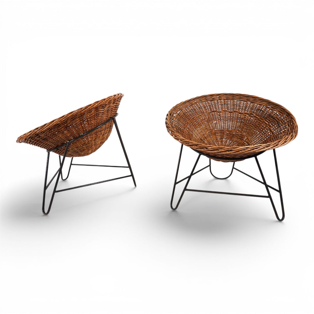 Pod Chairs – Paar Loungesessel aus Rattan/Korbgeflecht auf Metallgestell, 1970