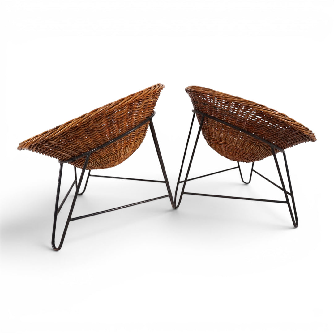 Pod Chairs – Paar Loungesessel aus Rattan/Korbgeflecht auf Metallgestell, 1970