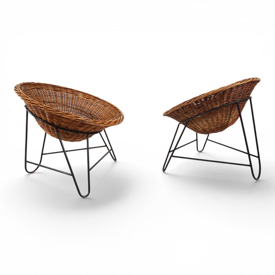 Pod Chairs – Paar Loungesessel aus Rattan/Korbgeflecht auf Metallgestell, 1970