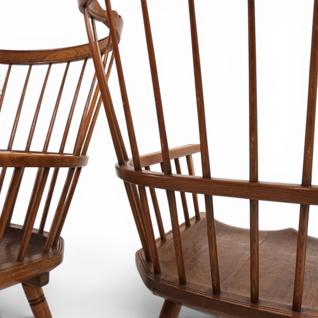 Paar handgefertigter Windsor Loungesessel, England, um 1960