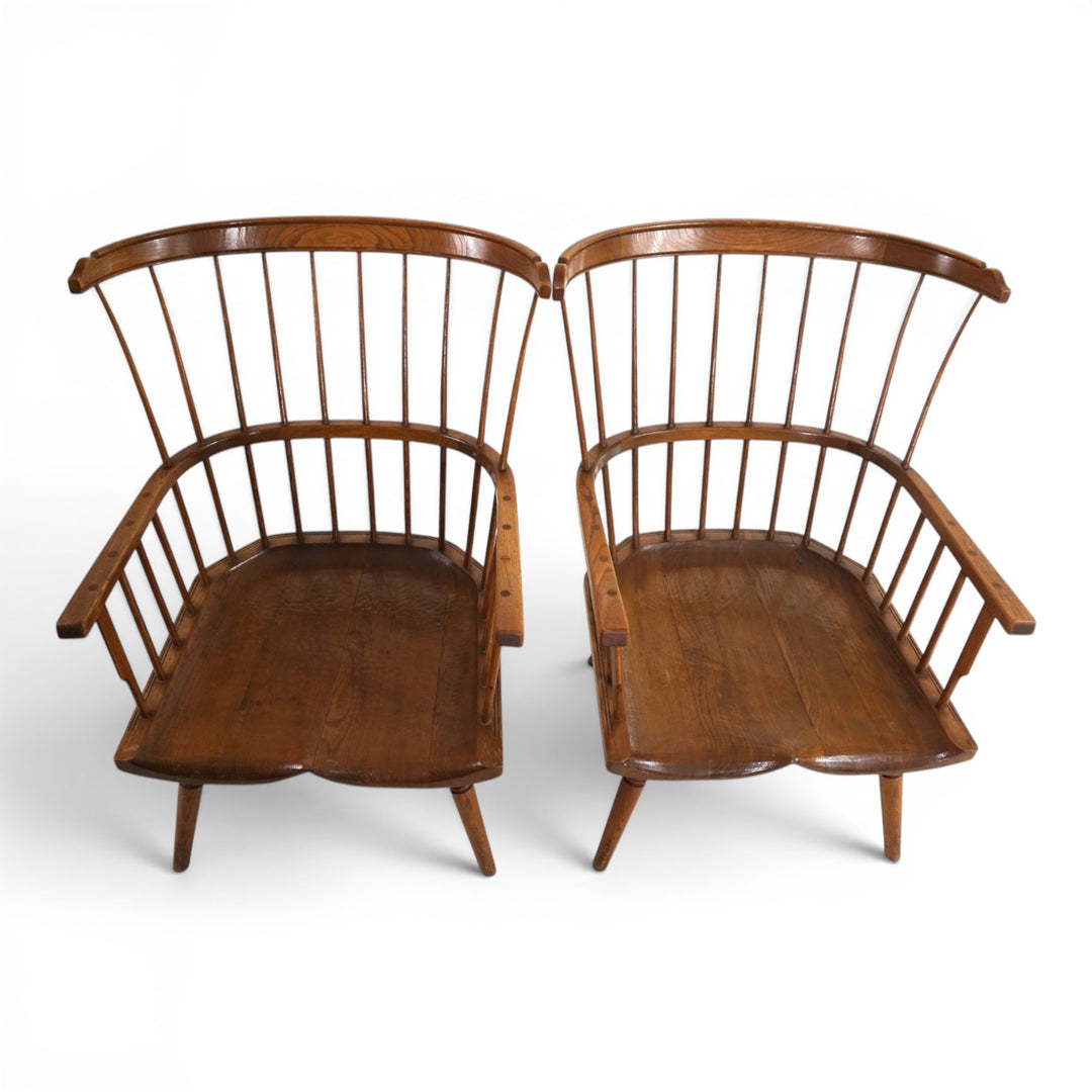 Paar handgefertigter Windsor Loungesessel, England, um 1960